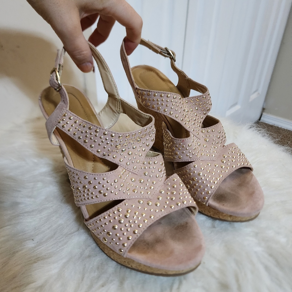 Andrew Geller Malissa Nude Studded Ankle Strap Wedge Sandals Shoes Size 7.5